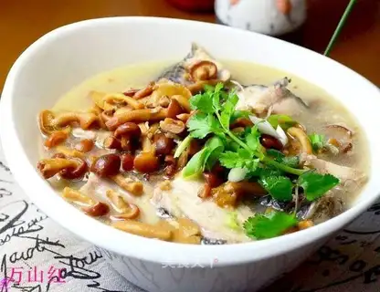 Slipped mushrooms, raw fish
