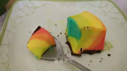 Rainbow cream cheesecake