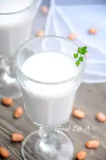 Milk peanuts
