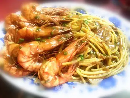 Curry and shrimp pasta