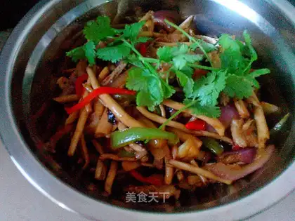 A dry pot of tea and mushrooms