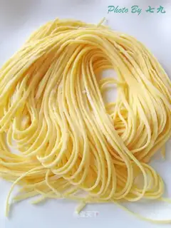 Egghand noodles