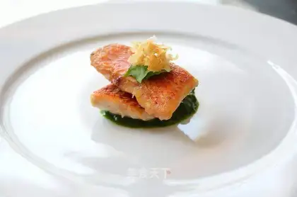 Red mackerel and garlic