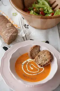 French regular tomato soup
