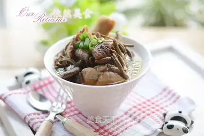 Tea mushroom duck soup