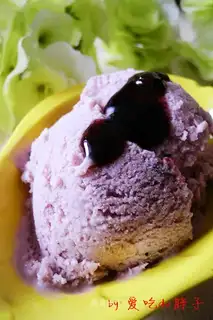 Blueberry ice cream