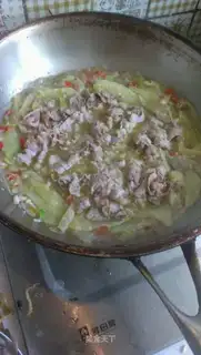 Sour soup, fat cow