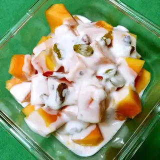 Cucumber yogurt salad