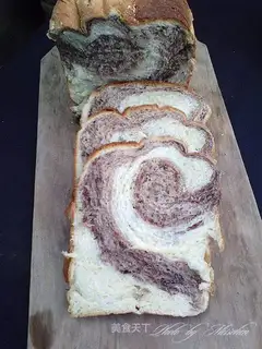 Double-coloured toast