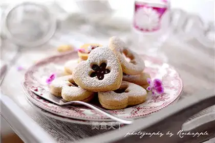 Cracker, jam, cookies