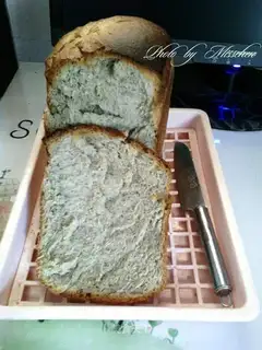 Black sesame bread