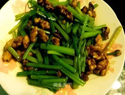 Celery walnuts