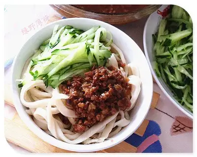 Meat and vinegar noodles
