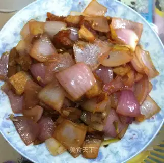 Onion fried meat