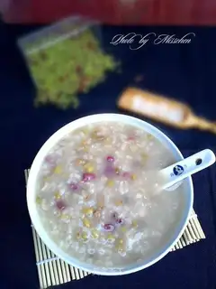 Red and green porridge