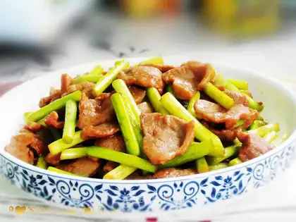 A garlic fried duck