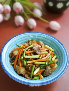 Carrot, garlic and meat