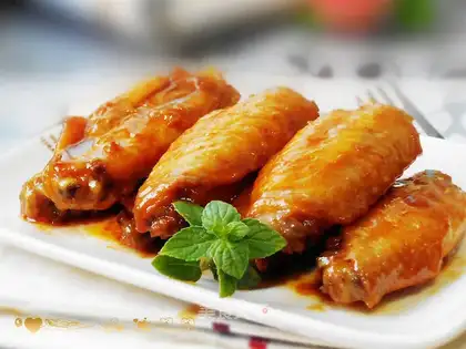 Wine and chicken wings