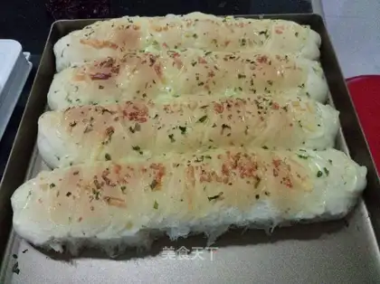 Onion cheese bread