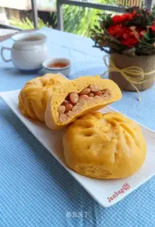 Pumpkin bean buns