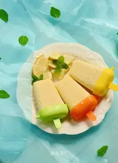 Mango yogurt ice