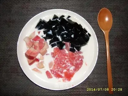 Milk and peach cream