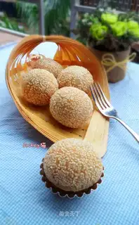 Sesame rice ball