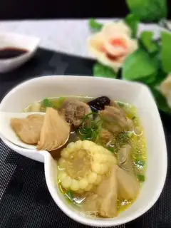Monkey mushroom corn chicken soup