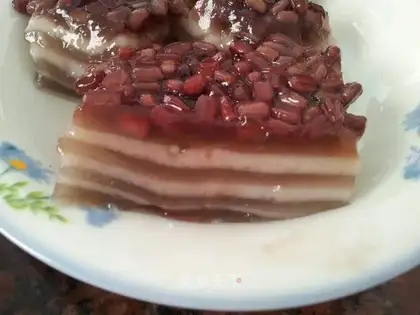 Red bean coconut horse hoof cake