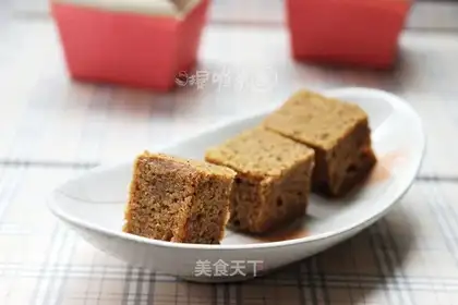 Red sugar date mud cake