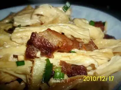 stir-fried tofu with pork belly