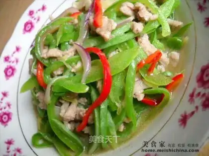 stir-fried shredded pork with snake beans
