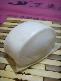 milk-scented steamed buns