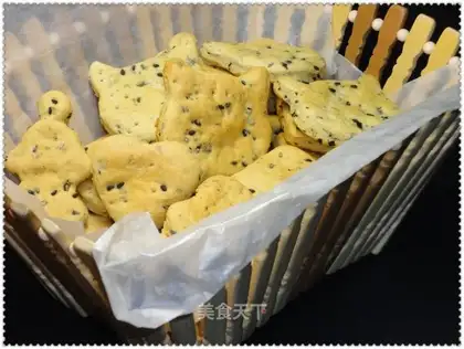 Sesame seaweed soda biscuits