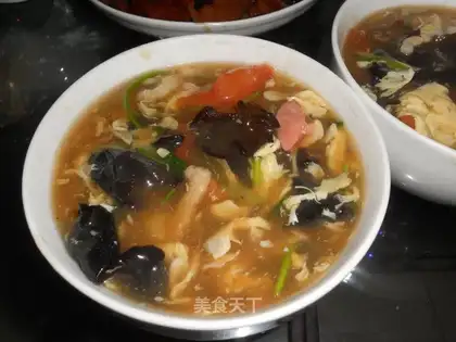 Purple cabbage noodles with diced pork