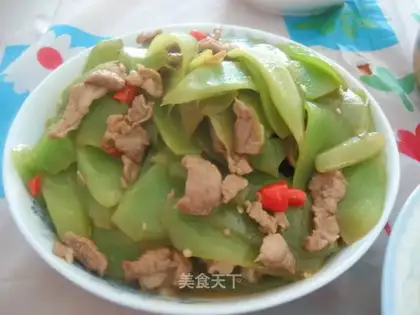 Fried pork slices with bamboo shoots