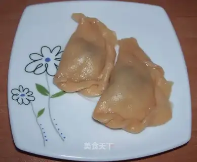 Red-skinned dumplings filled with mutton