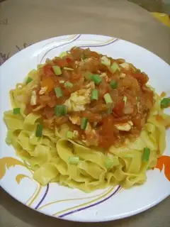 Noodles with tomato and potato paste