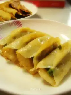 Chives and pork pot stickers