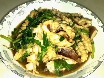Fried squid flower with leek