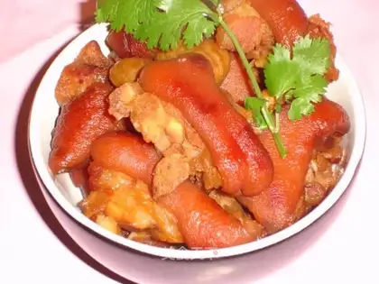Chestnut pork knuckles