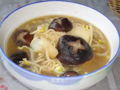 Mushrooms and cod bean sprouts soup