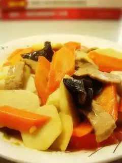 Fried pork with taro and carrot