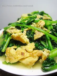 Scrambled eggs with spinach