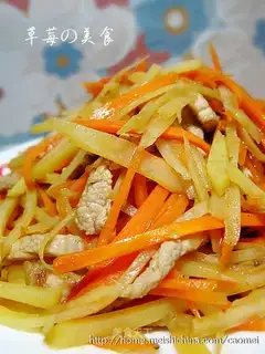 stir-fried shredded potatoes with shredded carrots