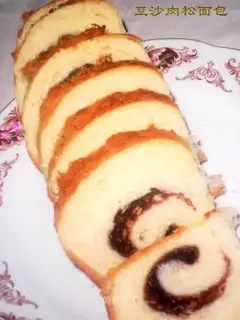 Bean paste and pork floss bread