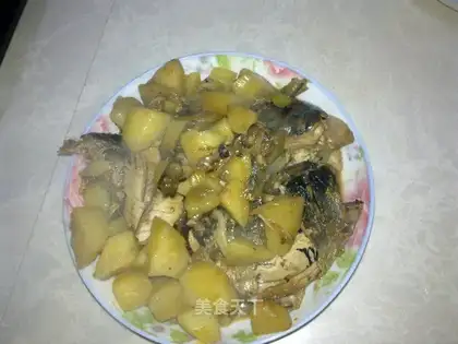 Stewed potato with herring