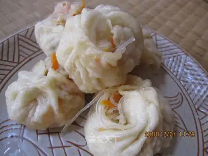 Newly made buns