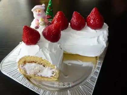 Christmas strawberry cake