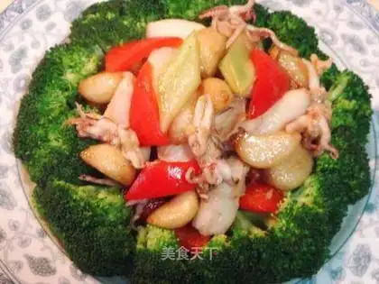 Cuttlefish in golden garlic oyster sauce